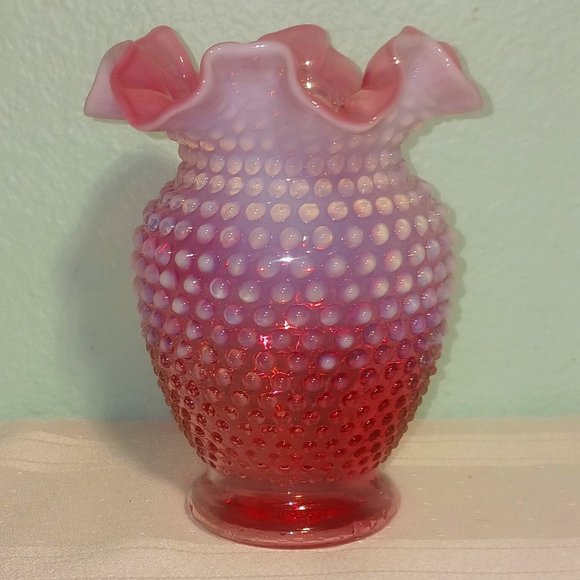 Vintage Fenton Cranberry Opalescent Hobnail Vase 6" - Picture 1 of 4